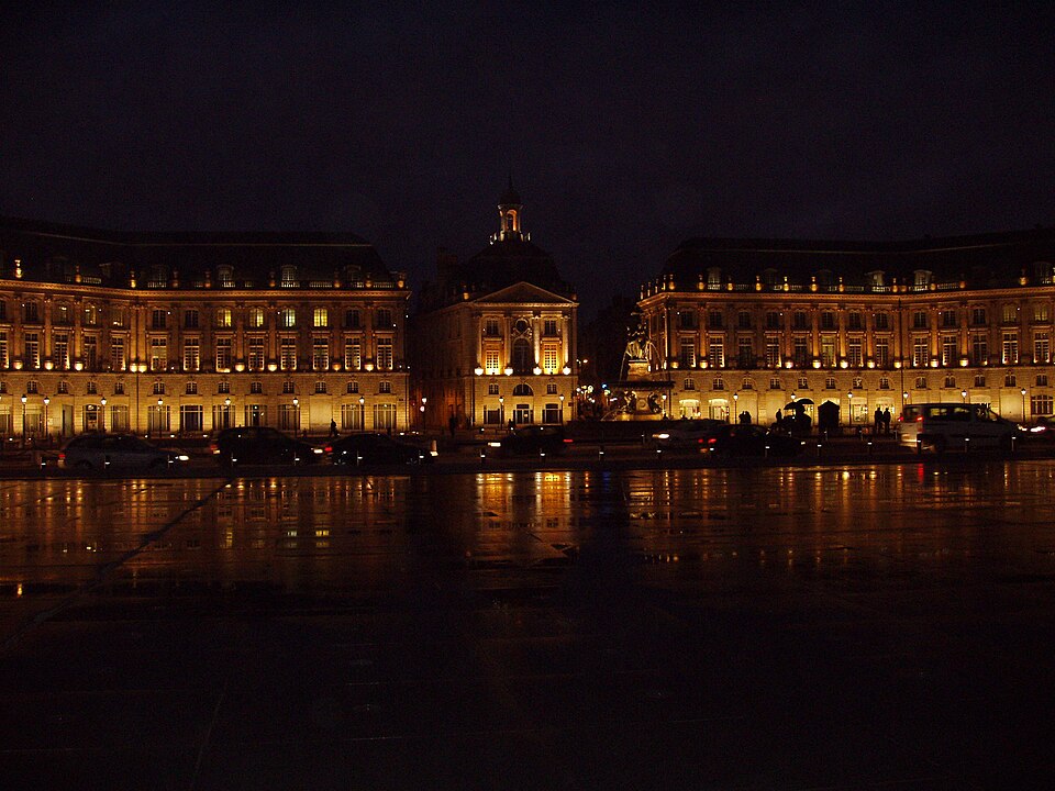 Bordeaux — local market for online stores