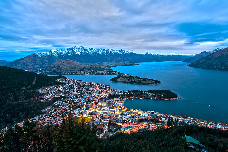 Queenstown — local market for subscription and membership platforms