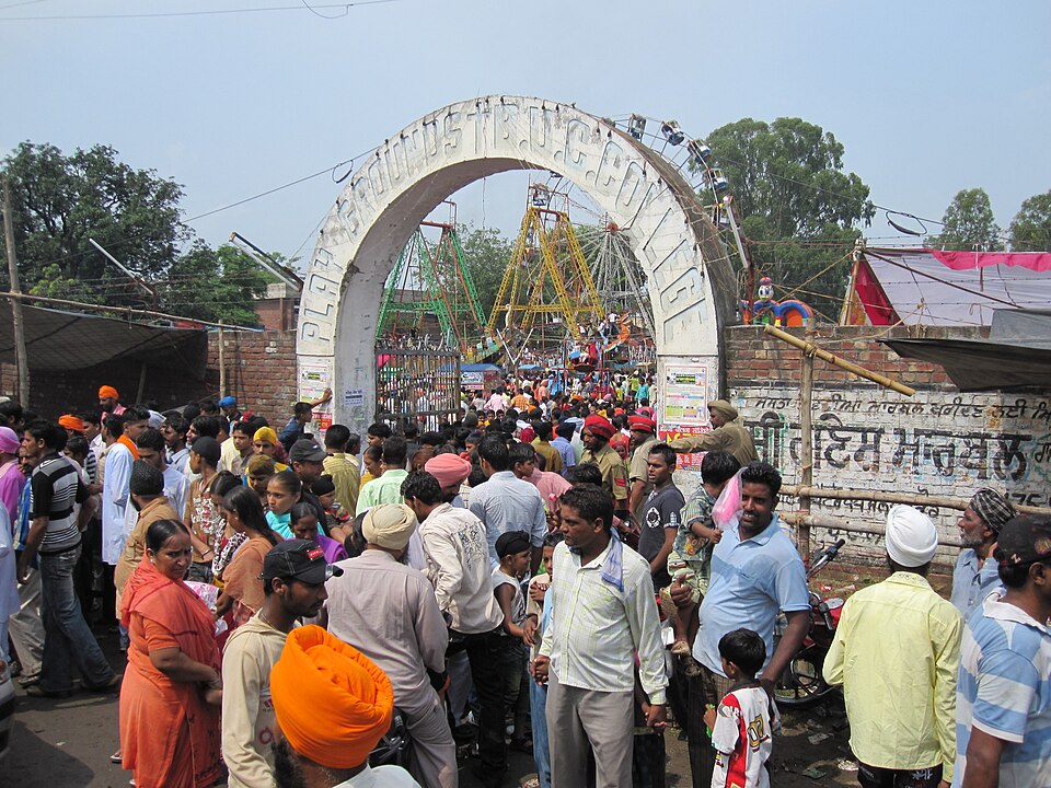 Batala — local market for service booking platforms