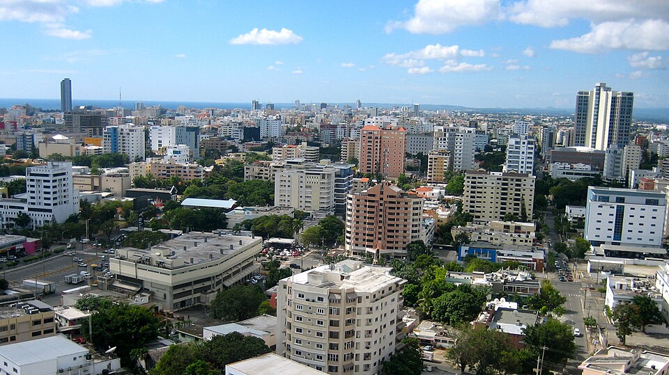 Santo Domingo — local market for online stores