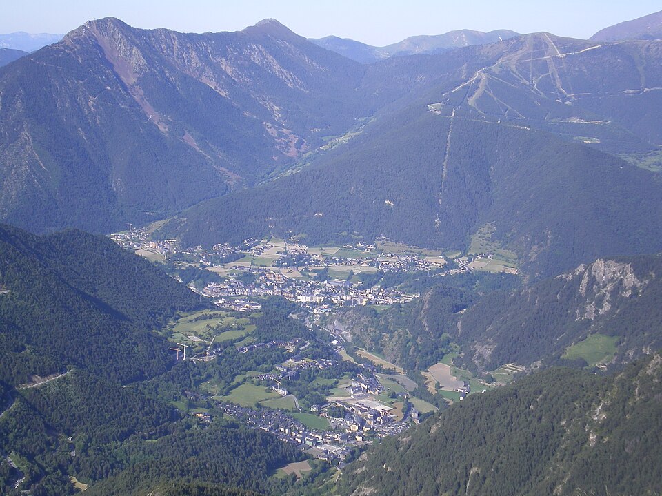 La Massana — local market for online stores