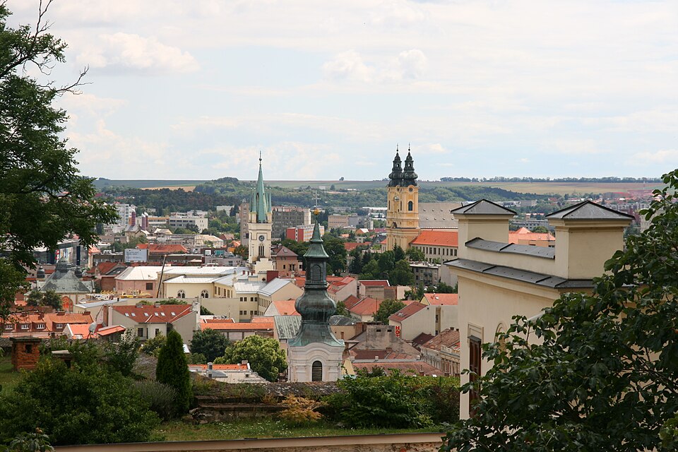 Nitra — local market for international and multi-region stores
