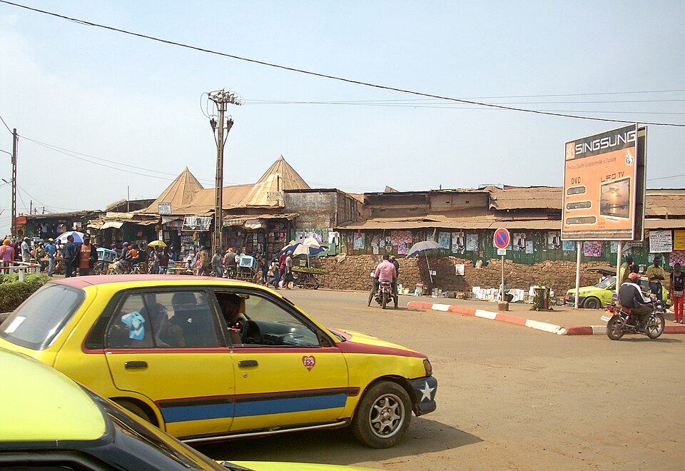 Bafoussam — local market for online stores