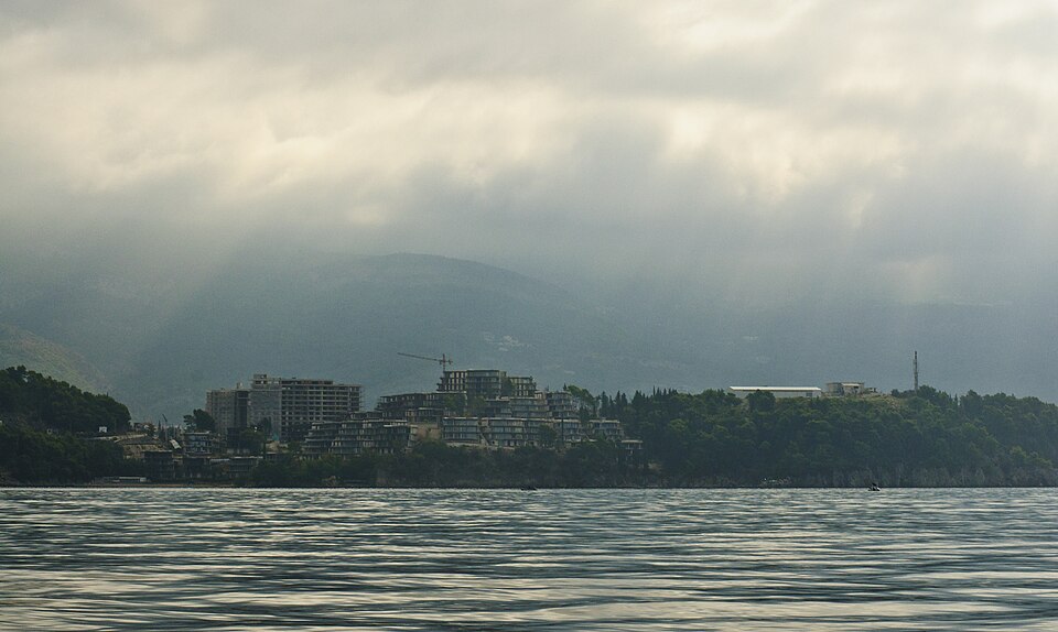 Montenegro — manufacturer and distributor portals for local businesses