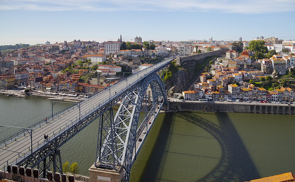 Porto — local market for online stores