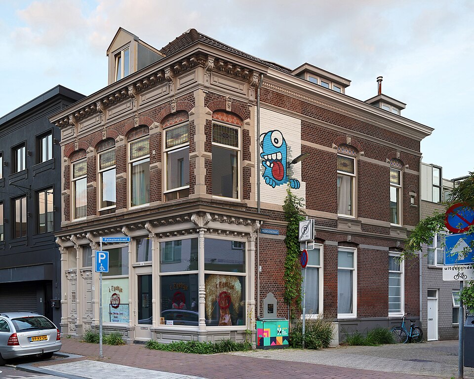Breda — manufacturer and distributor portals for local businesses