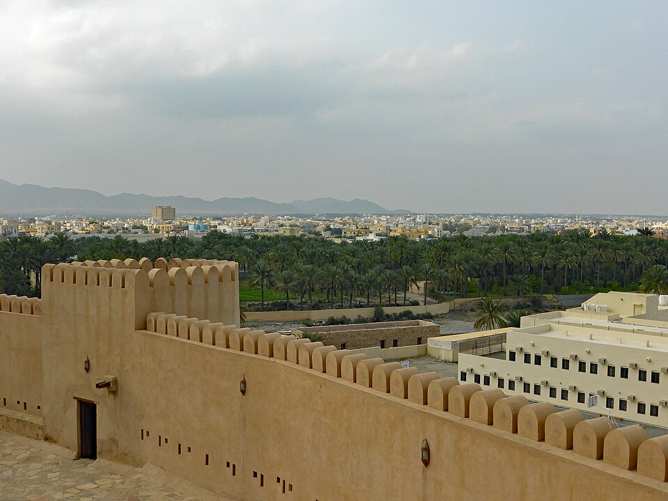 Rustaq — local market for online stores