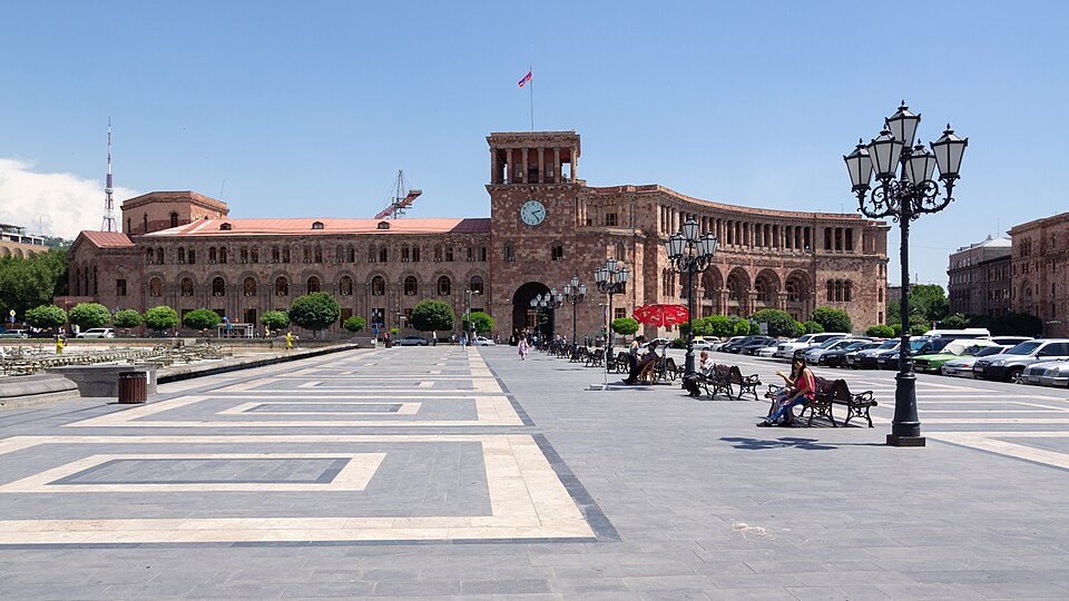 Yerevan — local market for mobile commerce apps