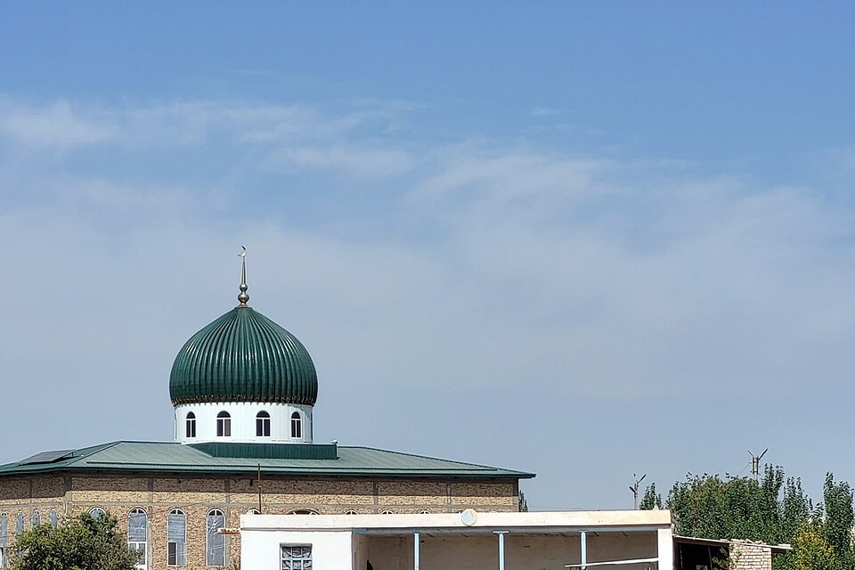 Qarshi — local market for international and multi-region stores