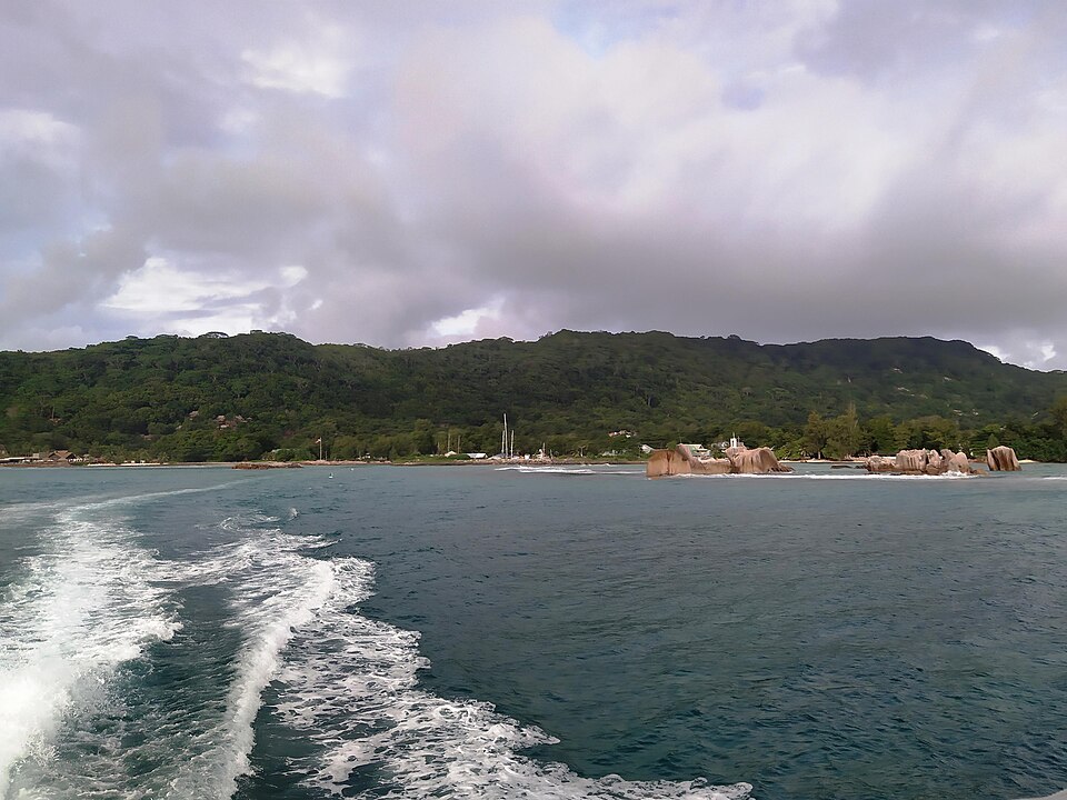 La Digue — online stores for local businesses