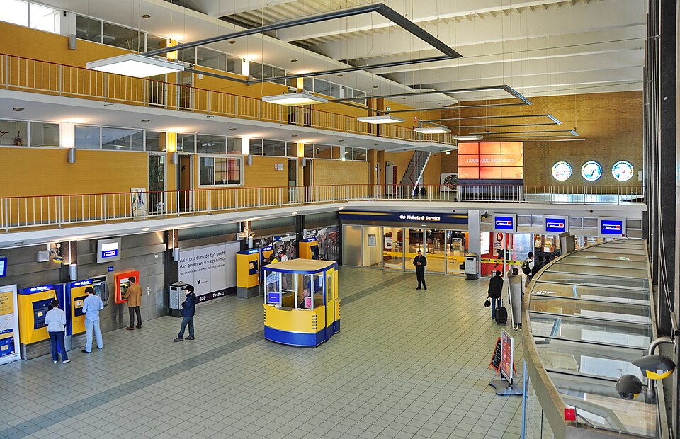 Eindhoven — international and multi-region stores for local businesses