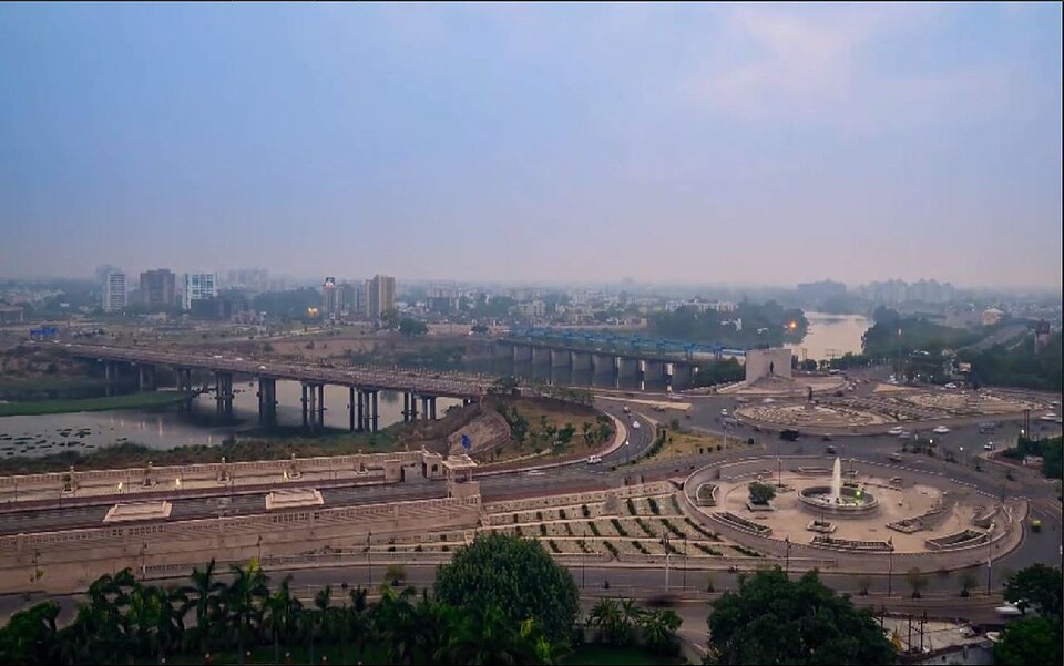 Lucknow — local market for mobile commerce apps