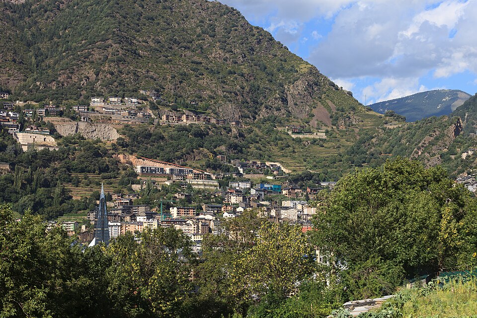 Escaldes-Engordany — local market for multi-vendor marketplaces