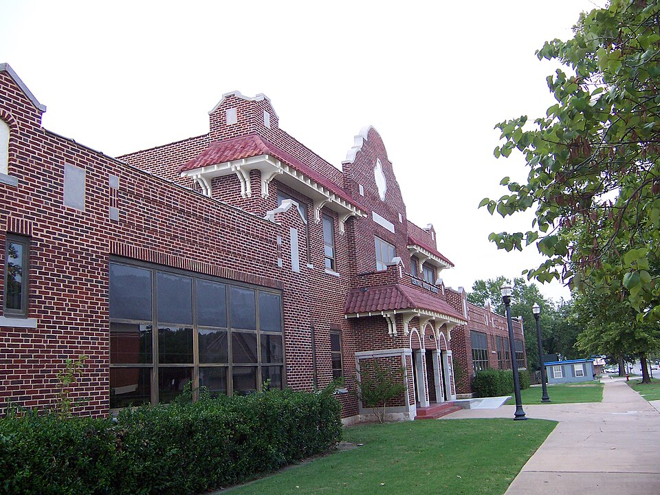 Broken Arrow — multi-vendor marketplaces for local businesses