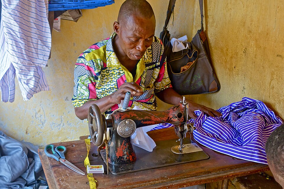 Conakry — international and multi-region stores for local businesses