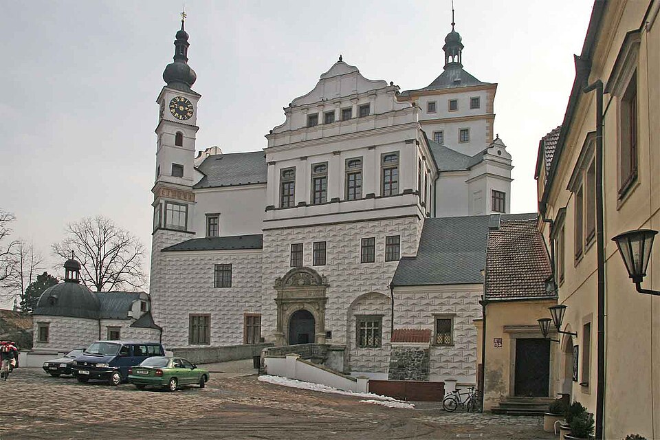 Pardubice — international and multi-region stores for local businesses