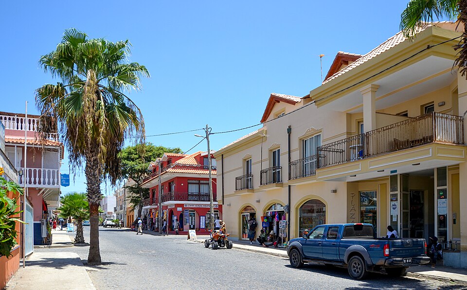 Santa Maria — local market for manufacturer and distributor portals