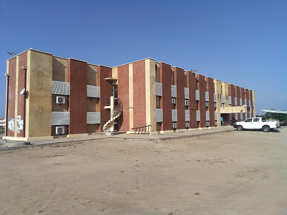 Maroua — manufacturer and distributor portals for local businesses