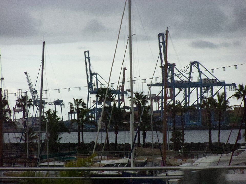 Las Palmas de Gran Canaria — manufacturer and distributor portals for local businesses