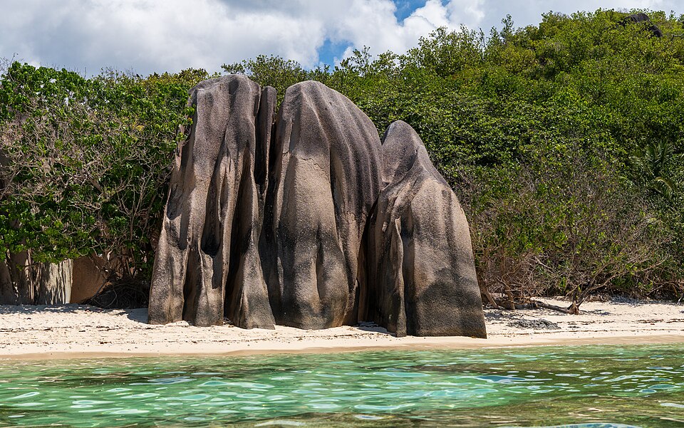 La Digue — local market for subscription and membership platforms