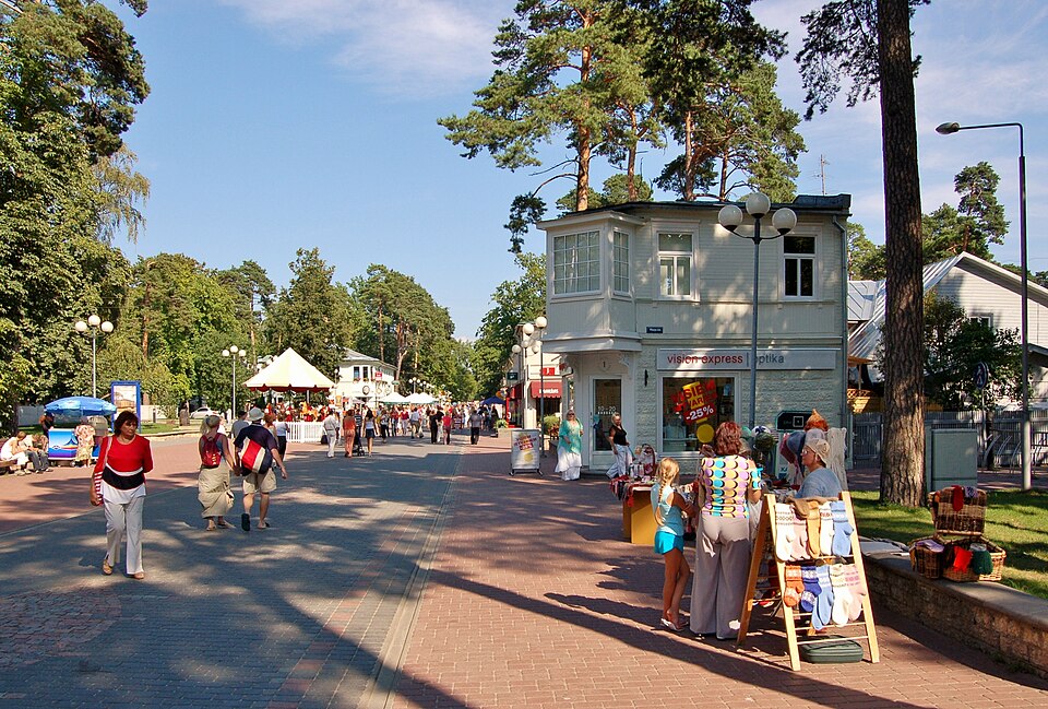 Jūrmala — local market for custom e-commerce platforms