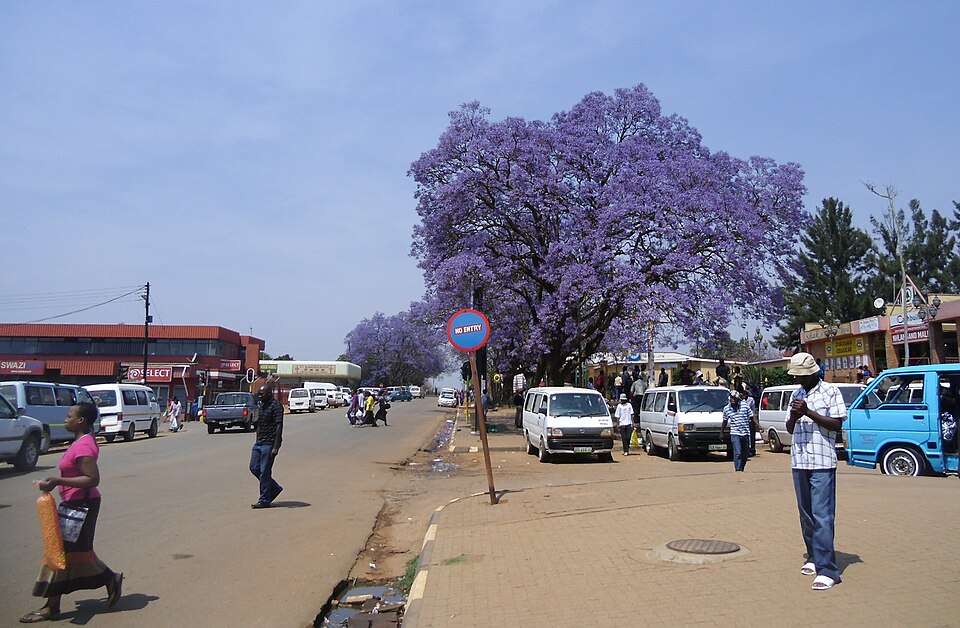 Nhlangano — local market for online stores