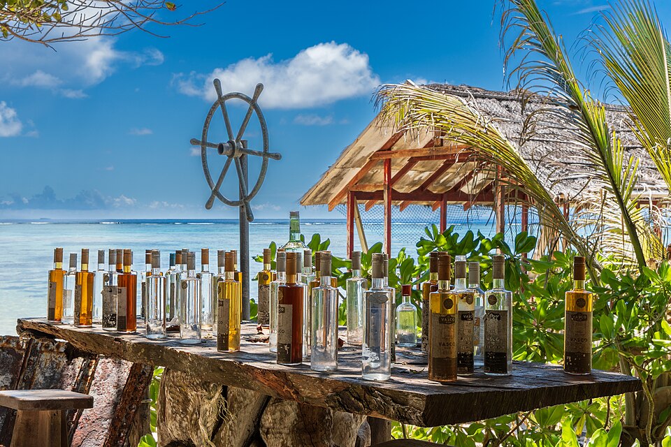 La Digue — international and multi-region stores for local businesses