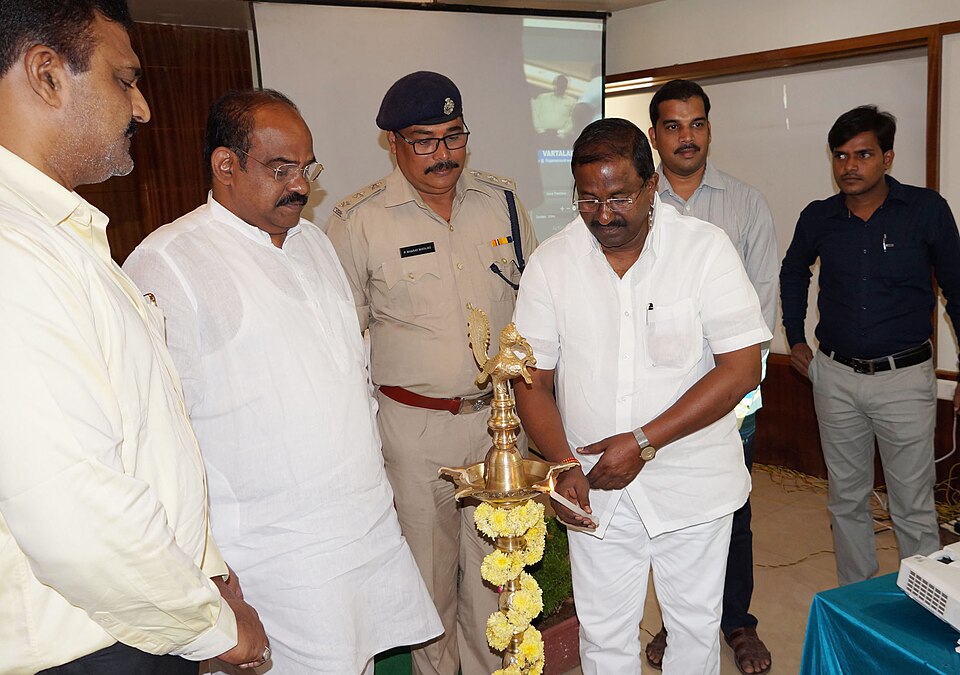 Rajamahendravaram — local market for international and multi-region stores