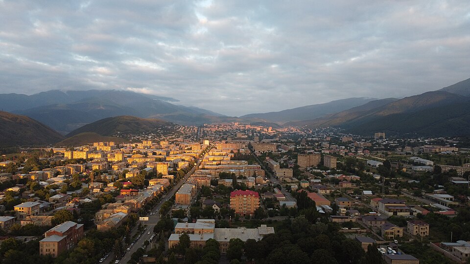 Vanadzor — local market for mobile commerce apps