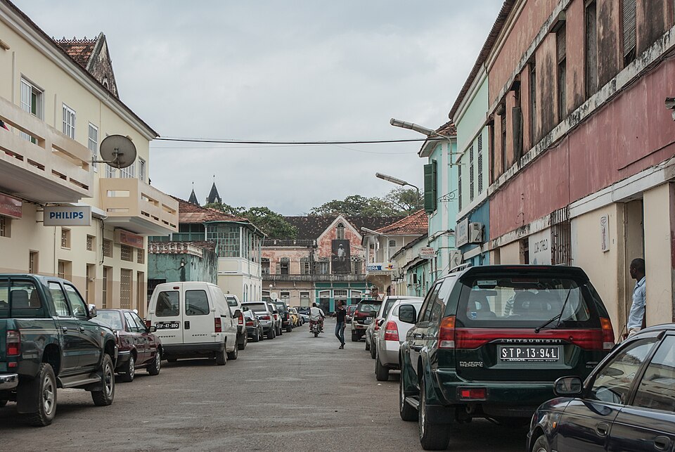 São Tomé — local market for online stores