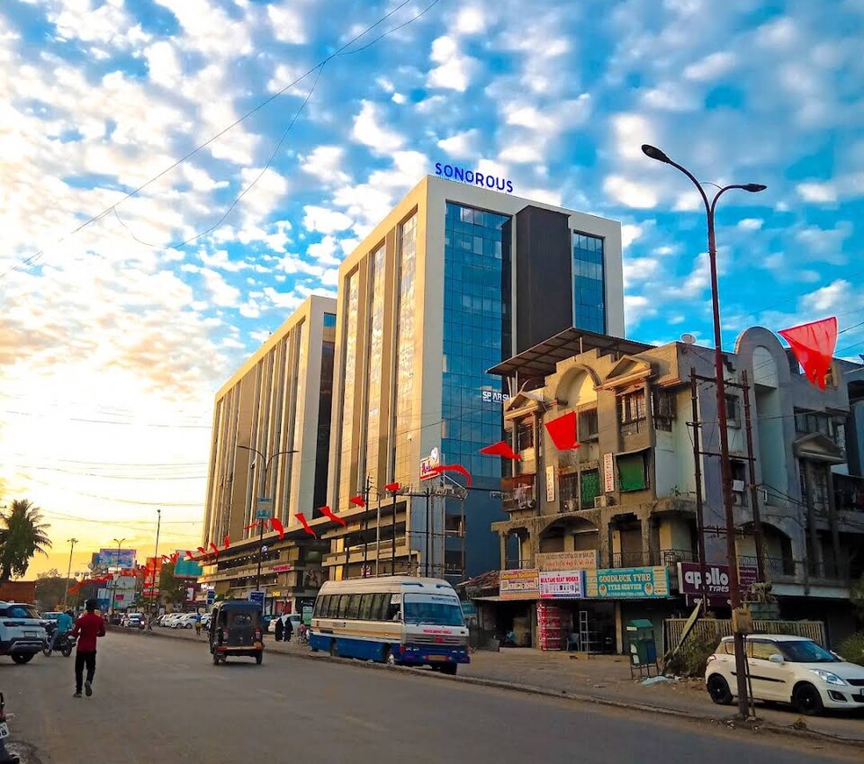 Vapi — local market for online stores