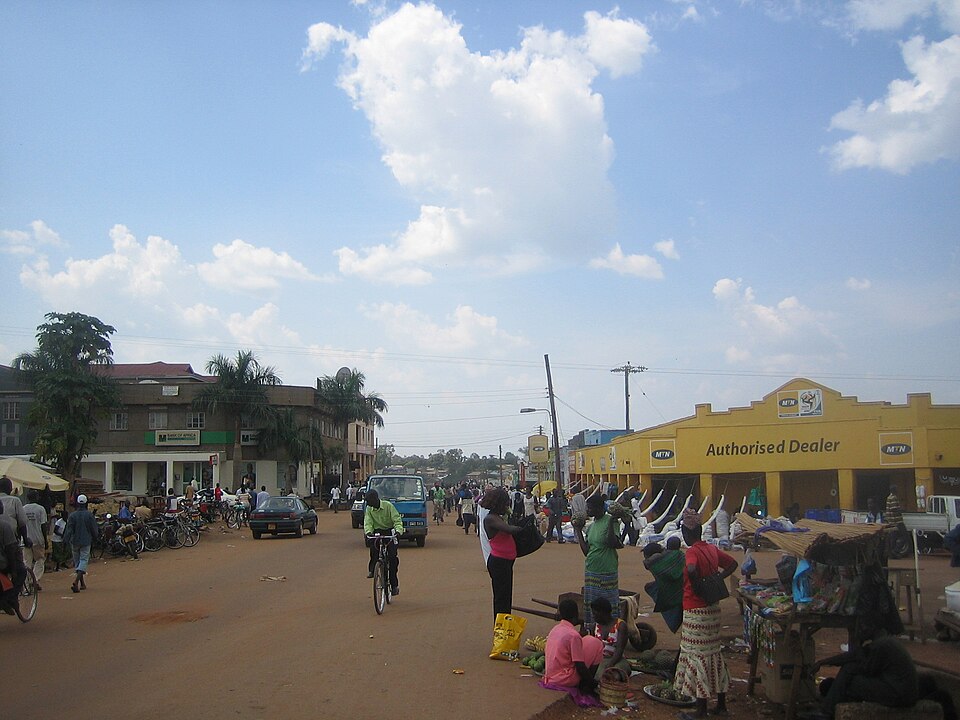 Lira — local market for online stores