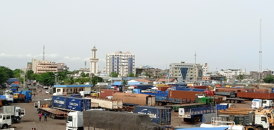 Cotonou — local market for manufacturer and distributor portals