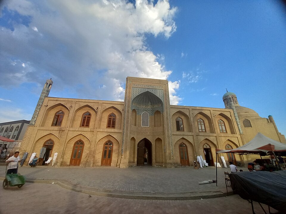 Namangan — local market for online stores