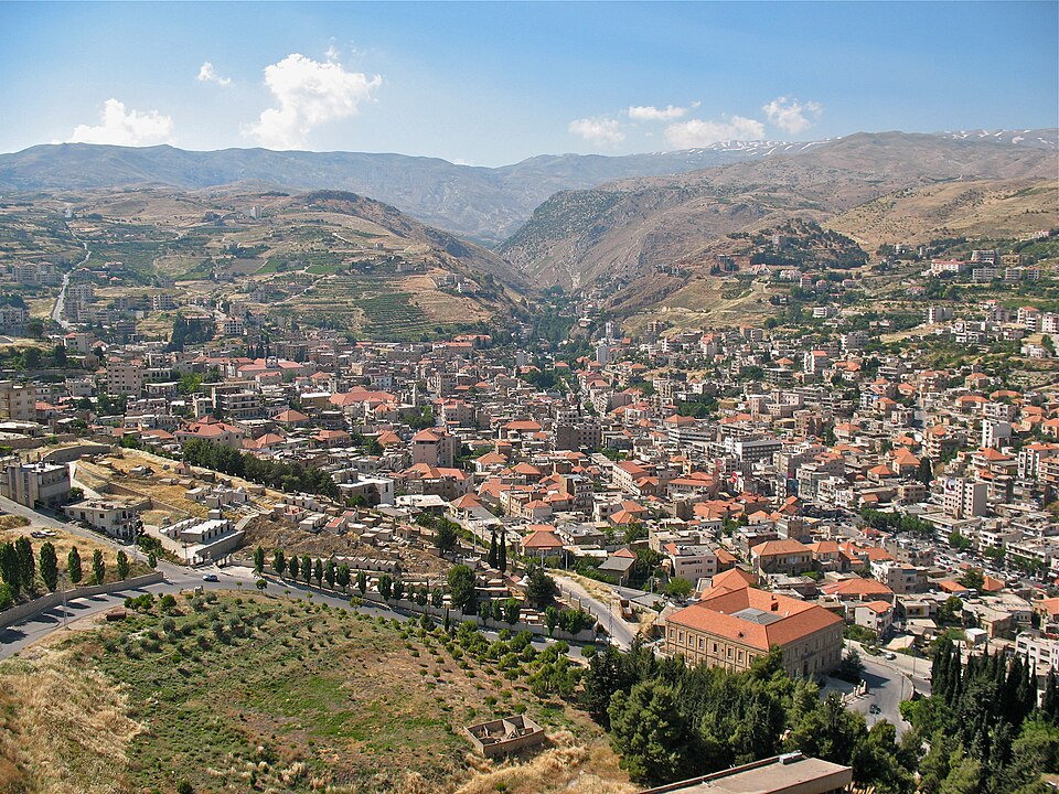 Zahlé — local market for online stores