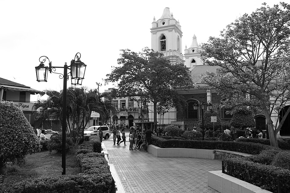 Chitré — online stores for local businesses