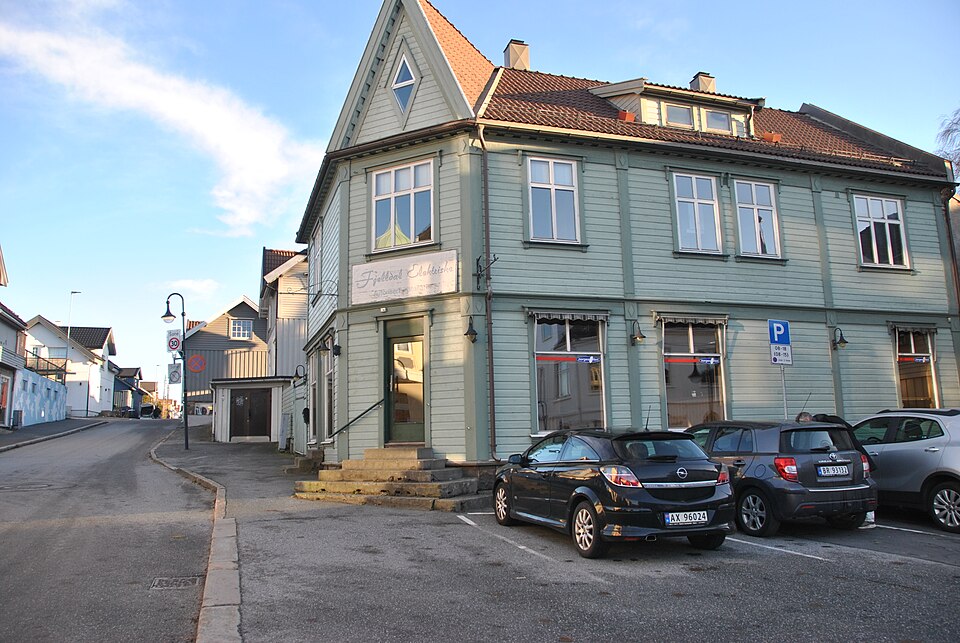 Fredrikstad — international and multi-region stores for local businesses