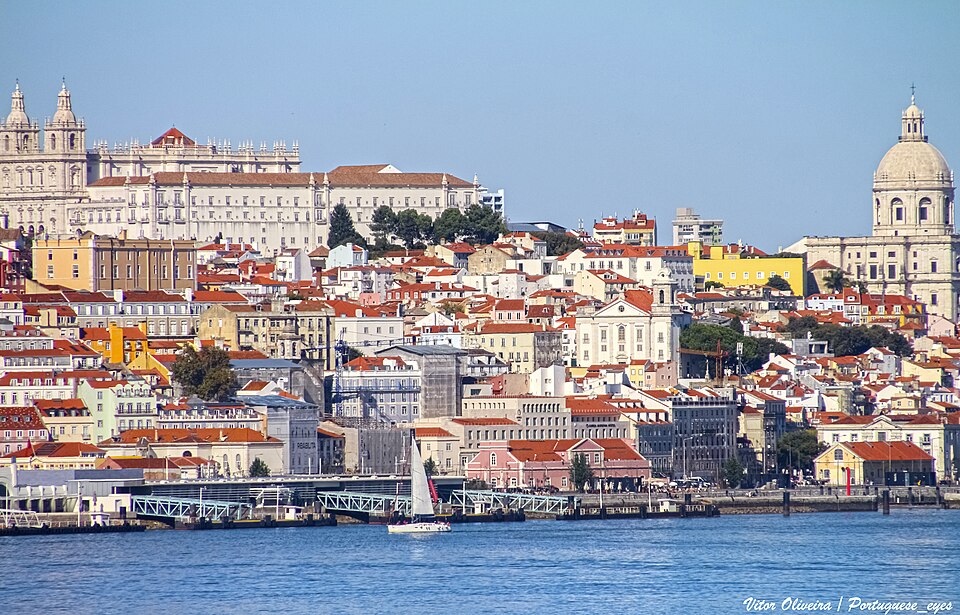 Lisbon — local market for online stores