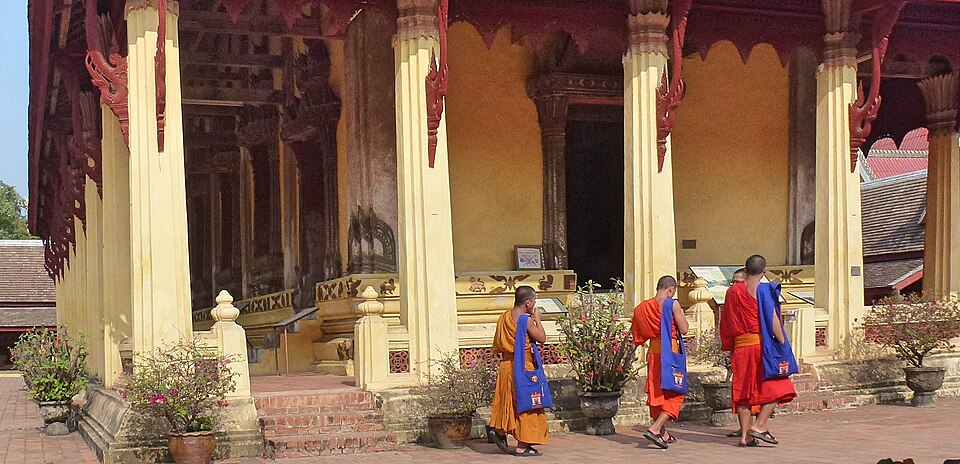 Vientiane — manufacturer and distributor portals for local businesses