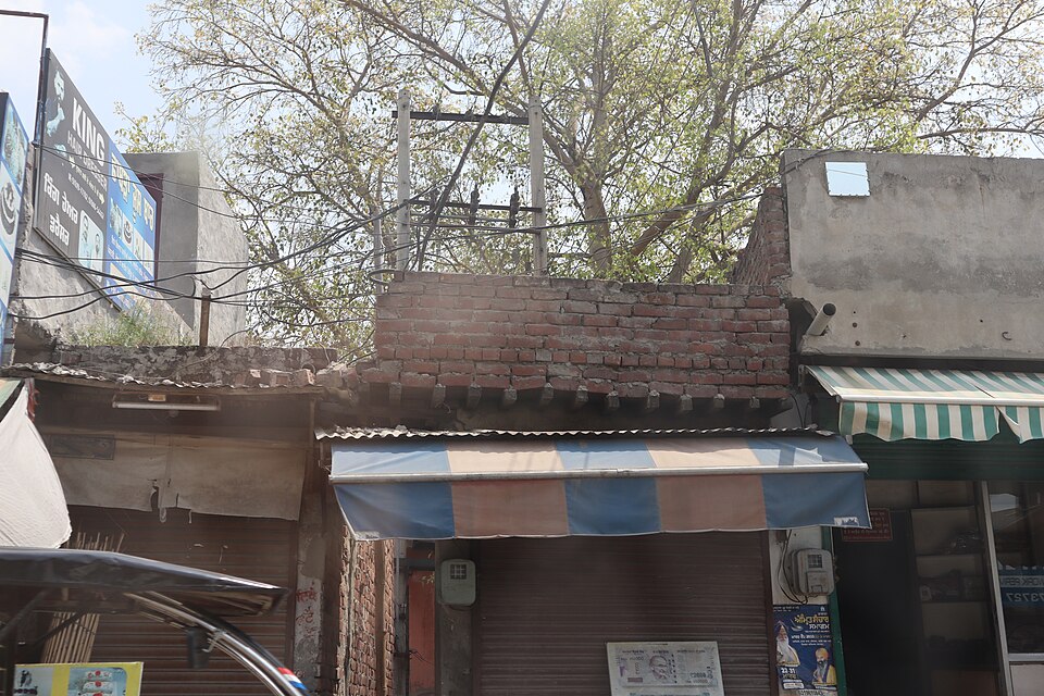 Moga — local market for manufacturer and distributor portals