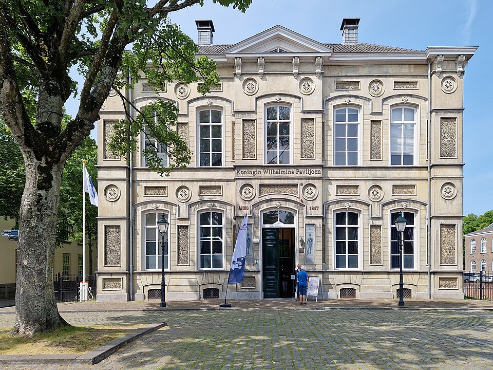 Breda — local market for service booking platforms