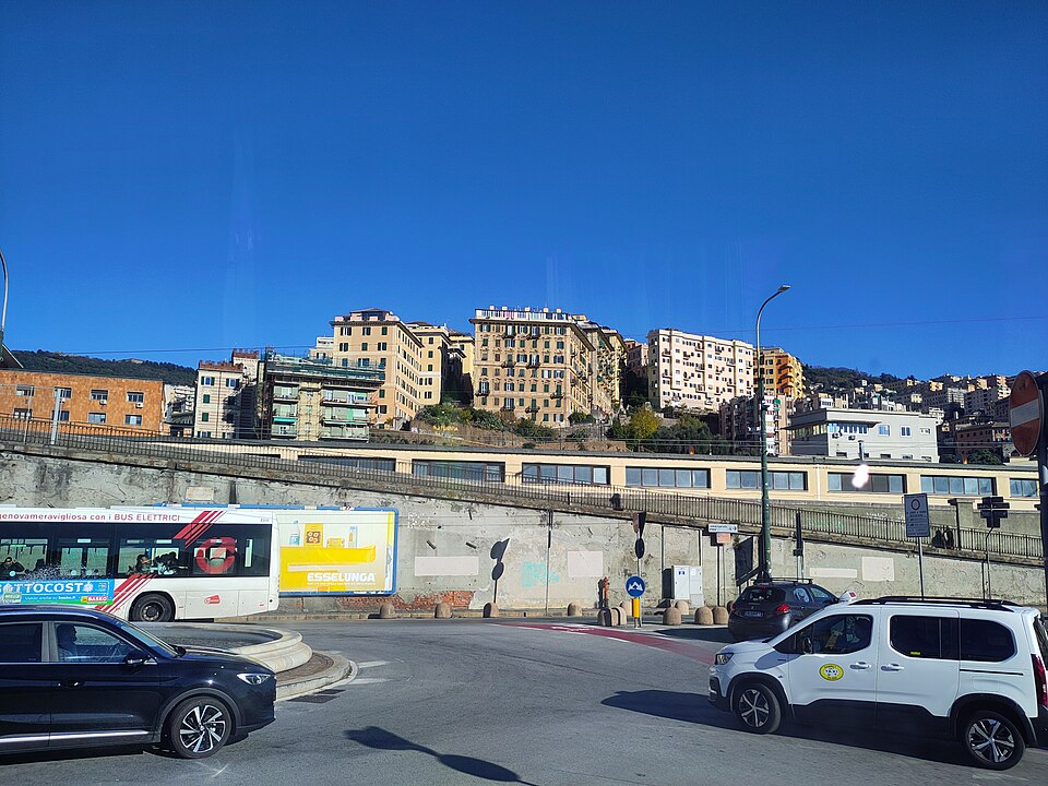 Genoa — local market for mobile commerce apps