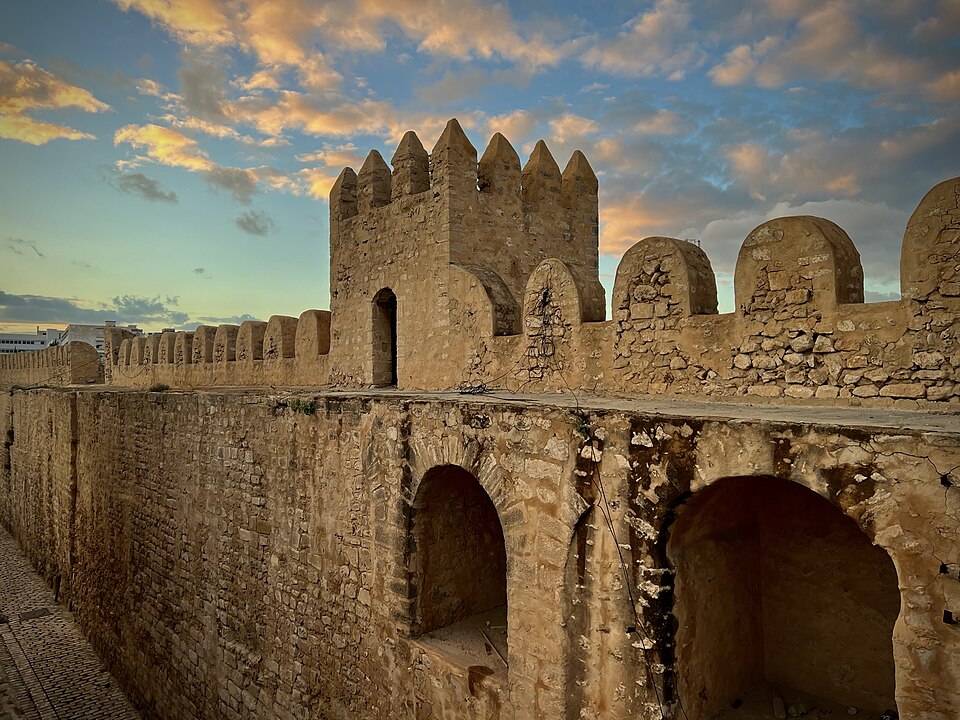 Sousse — local market for custom e-commerce platforms