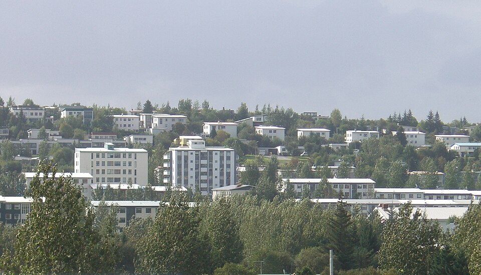 Kópavogur — local market for international and multi-region stores