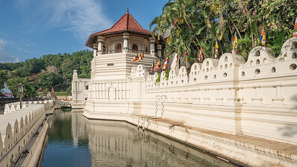 Kandy — local market for B2B and wholesale portals