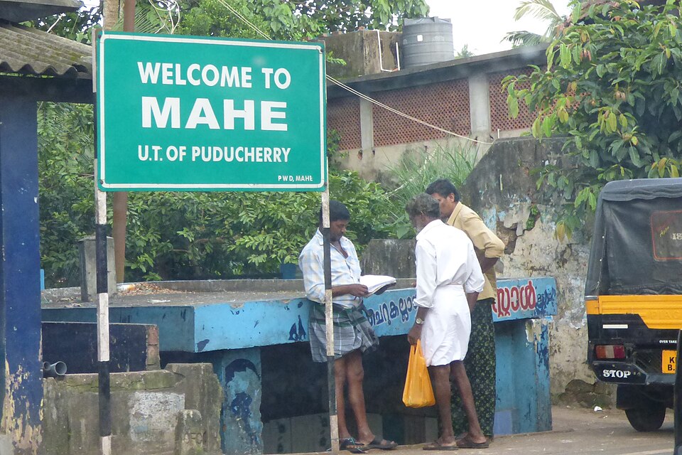 Mahé — manufacturer and distributor portals for local businesses