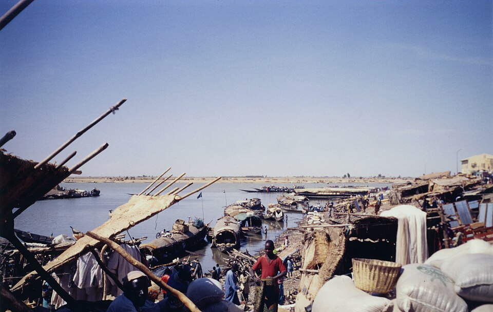 Mopti — manufacturer and distributor portals for local businesses