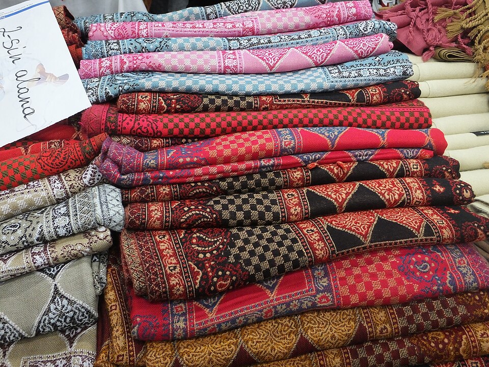 Baku — international and multi-region stores for local businesses