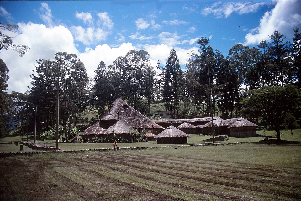 Goroka — manufacturer and distributor portals for local businesses