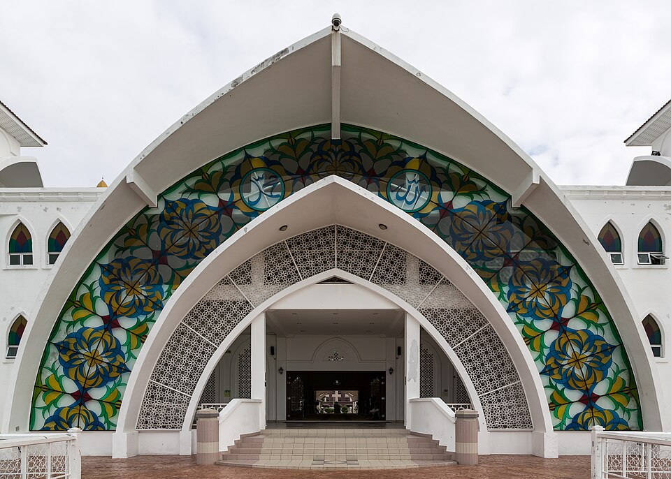 Malacca — local market for manufacturer and distributor portals